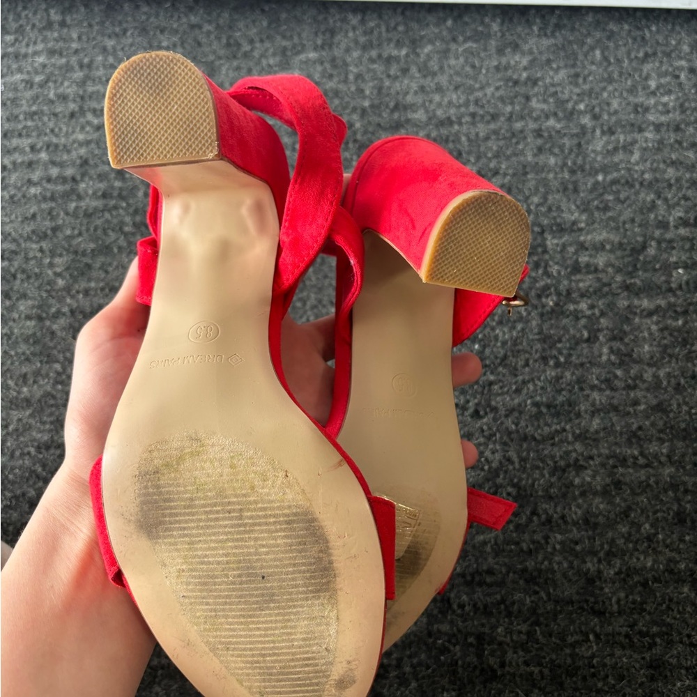 Red heels - Picture 2 of 2